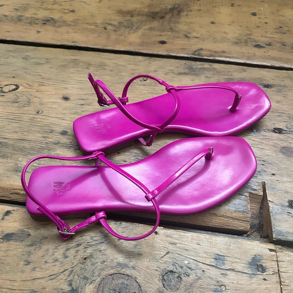 Hot pink strappy flats - Picture 2 of 3